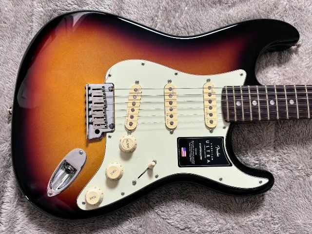 Guitarra Fender Stratocaster American Ultra Ultraburst - Rosewood - SSS - Foto 2