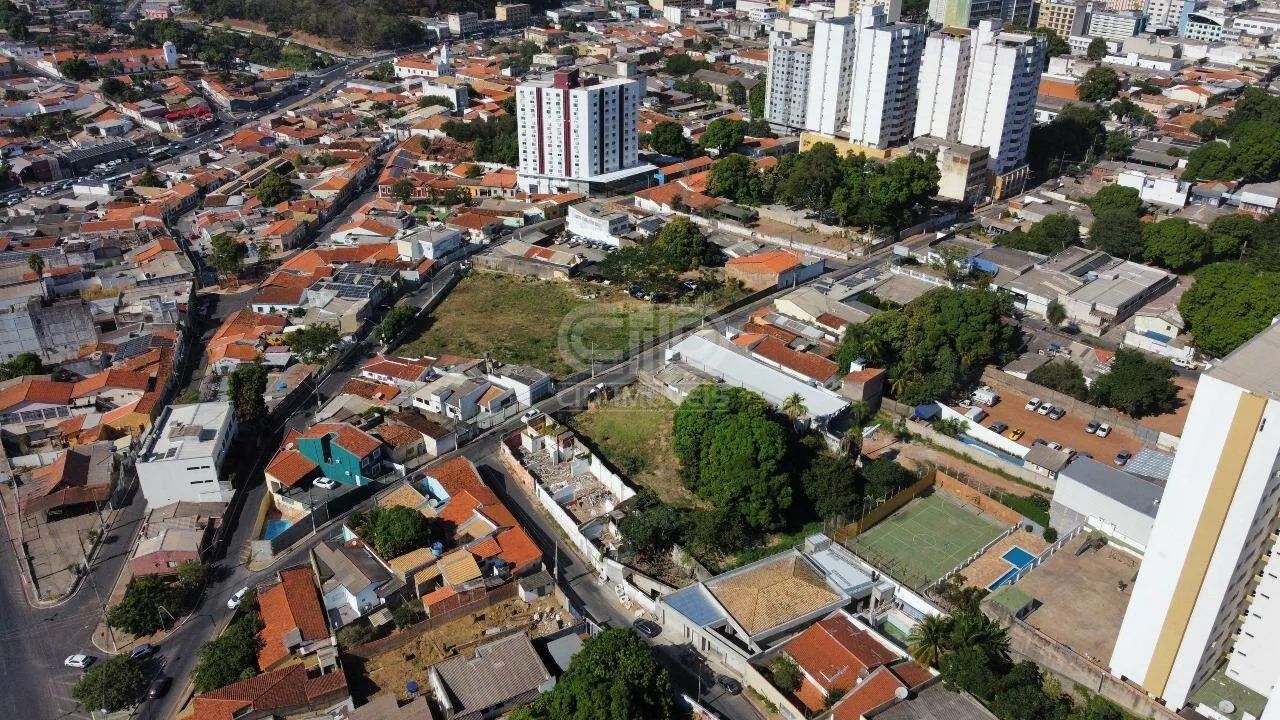 Terreno com aproximadamente 1.430m² no Centro - Foto 2