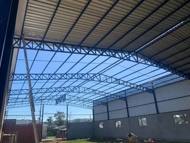 Galpão Barracão em estrutura metálica 