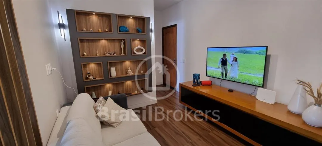 Excelente quarto e sala revertido para 2 quartos