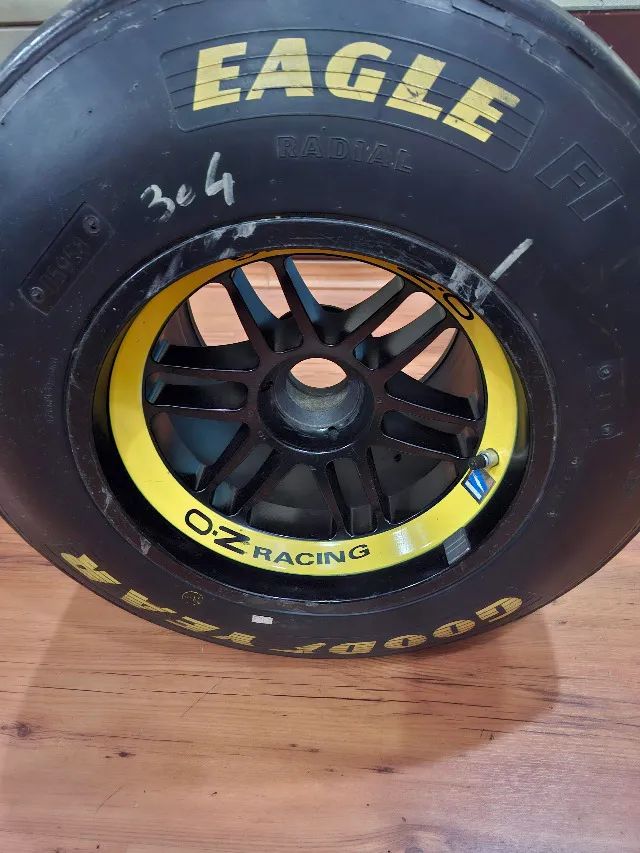 Roda + Pneu de Fórmula 1 - Williams 1996 Damon Hill - Foto 4