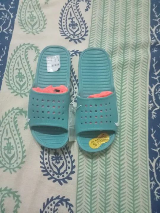 Chinelos e sandálias originais importadas Nike e Puma  - Foto 3