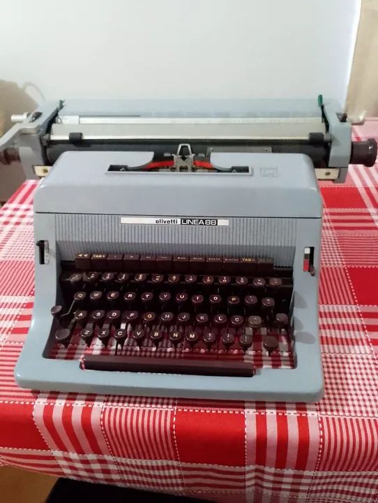 Máquina de escrever Olivetti