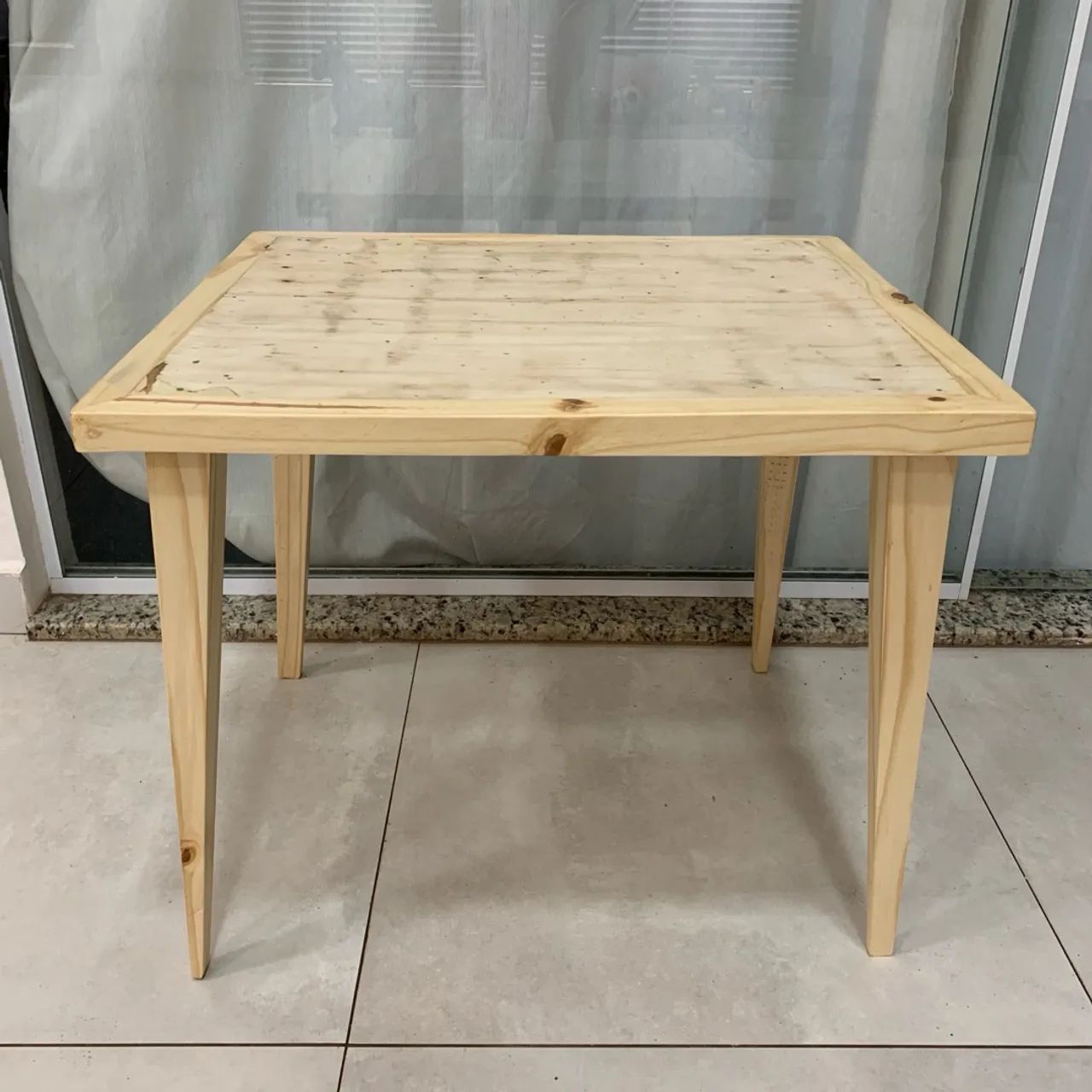 Mesa de madeira 