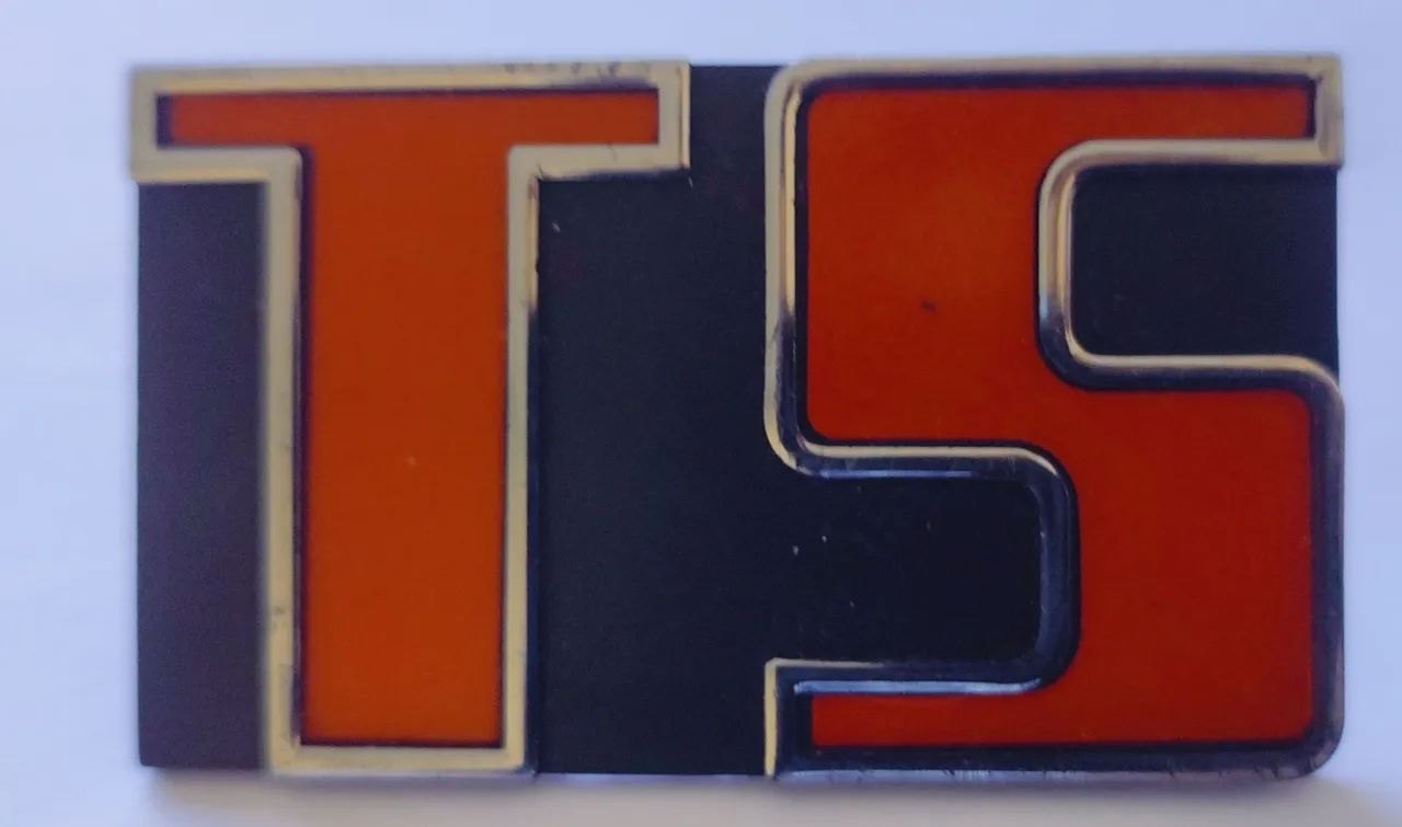 EMBLEMA ORIGINAL PASSAT TS