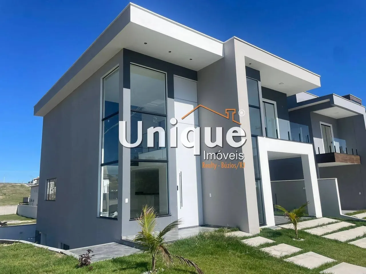 Excelente casa em condomínio fechado disponível para venda ou aluguel fixo!