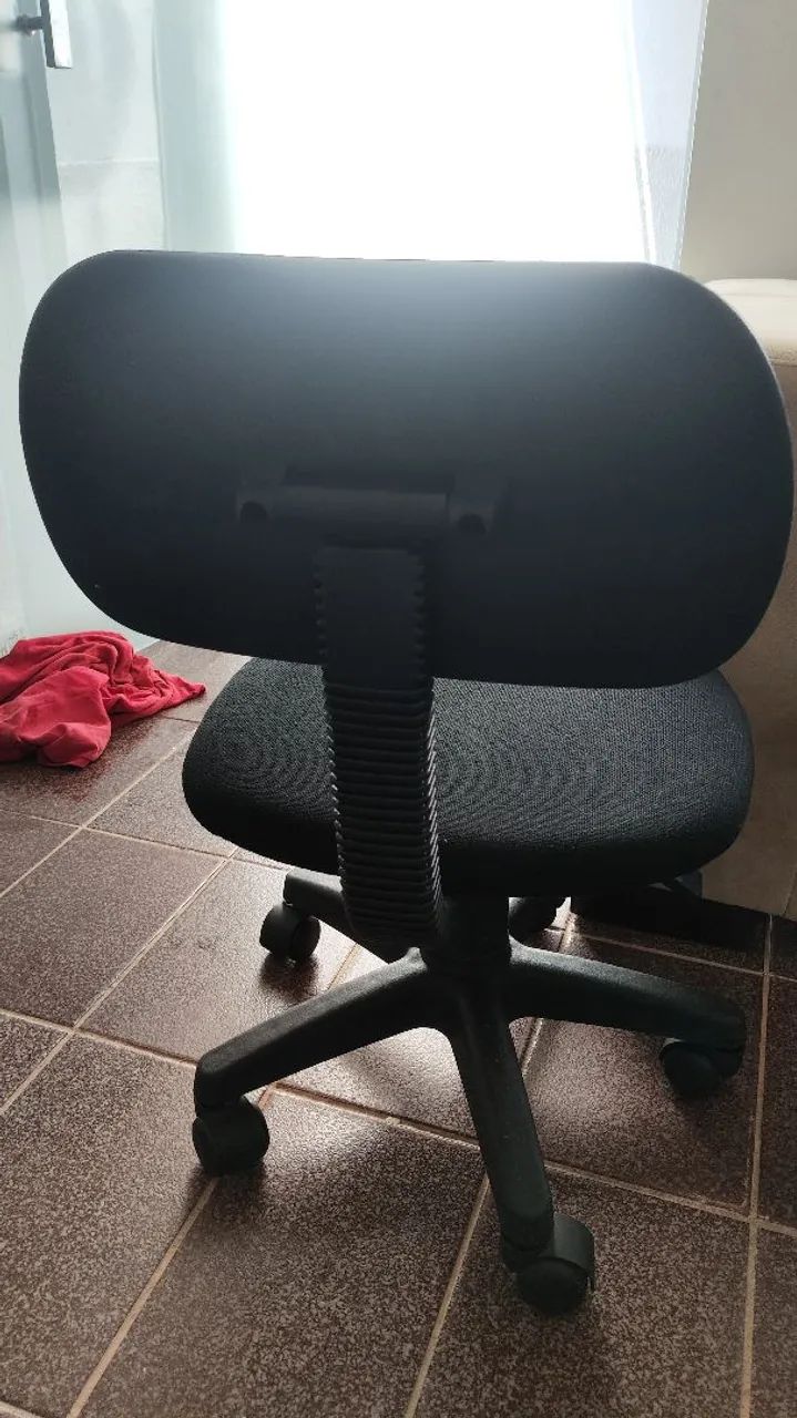 Cadeira escritório Semi-Nova - Foto 2