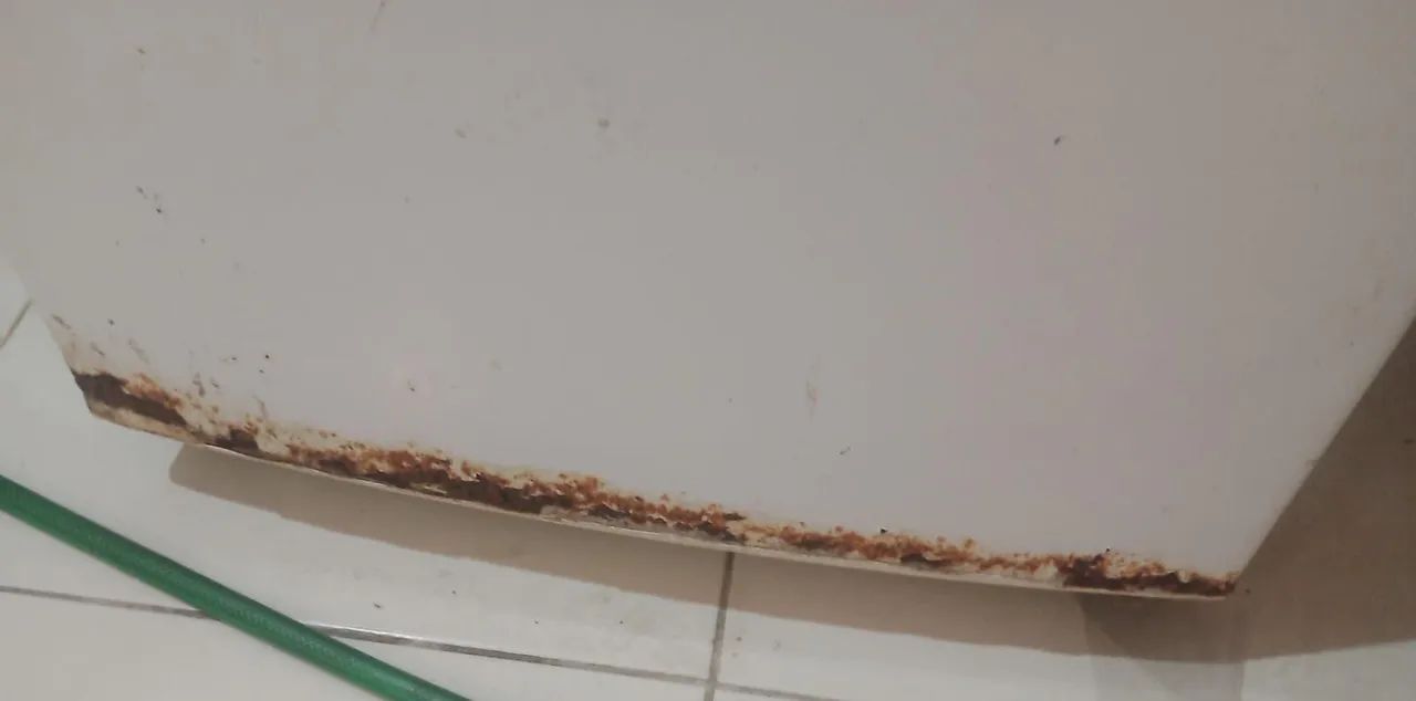 Geladeira usada com algumas marcas de uso porém funcionando perfeitamente  - Foto 2