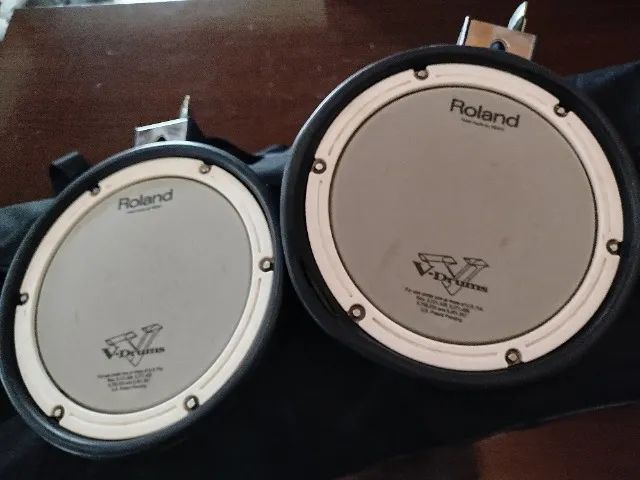 Bateria Roland TD-4KX V-Drums Completa com pad e ferragens extras + pedal e bags - Foto 5