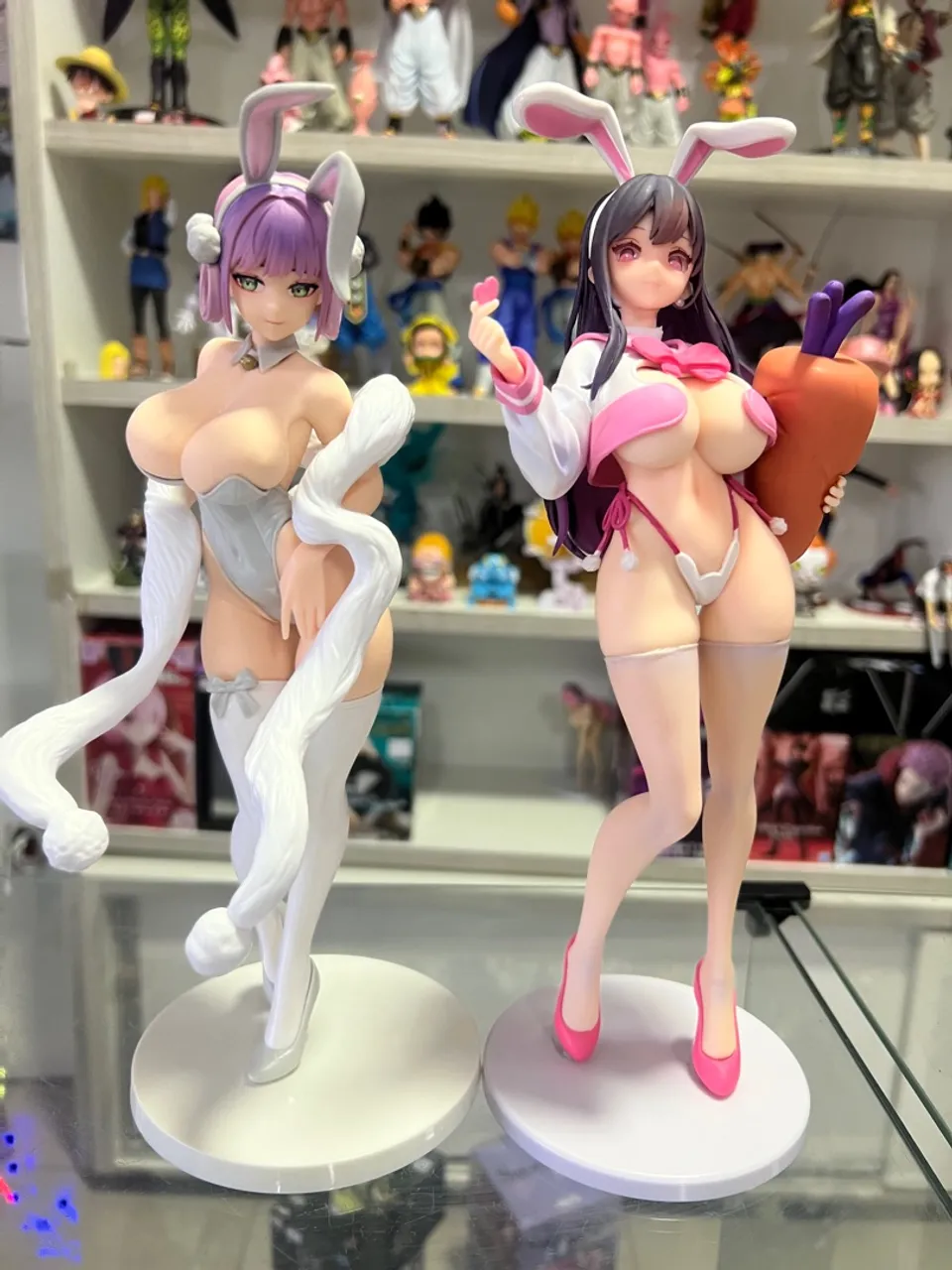 2 Actions figures bunny