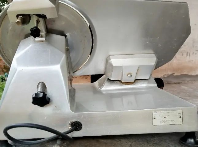 Fatiador de Frios Profissional: Praticidade e Precisão na Sua Cozinha! - Foto 3