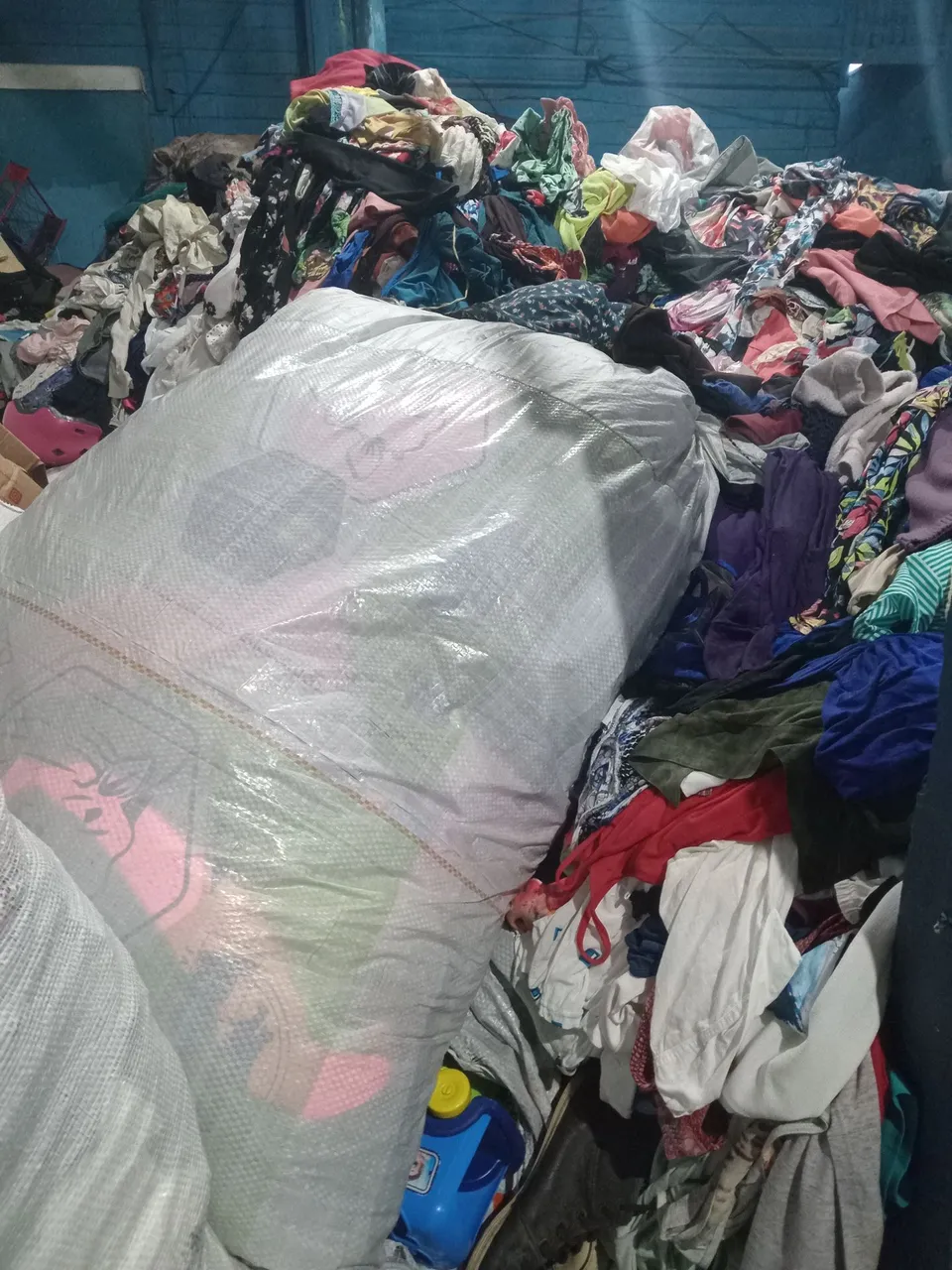 Fardo de Roupas Infantil e Feminina - 200 Peças por Apenas R$100