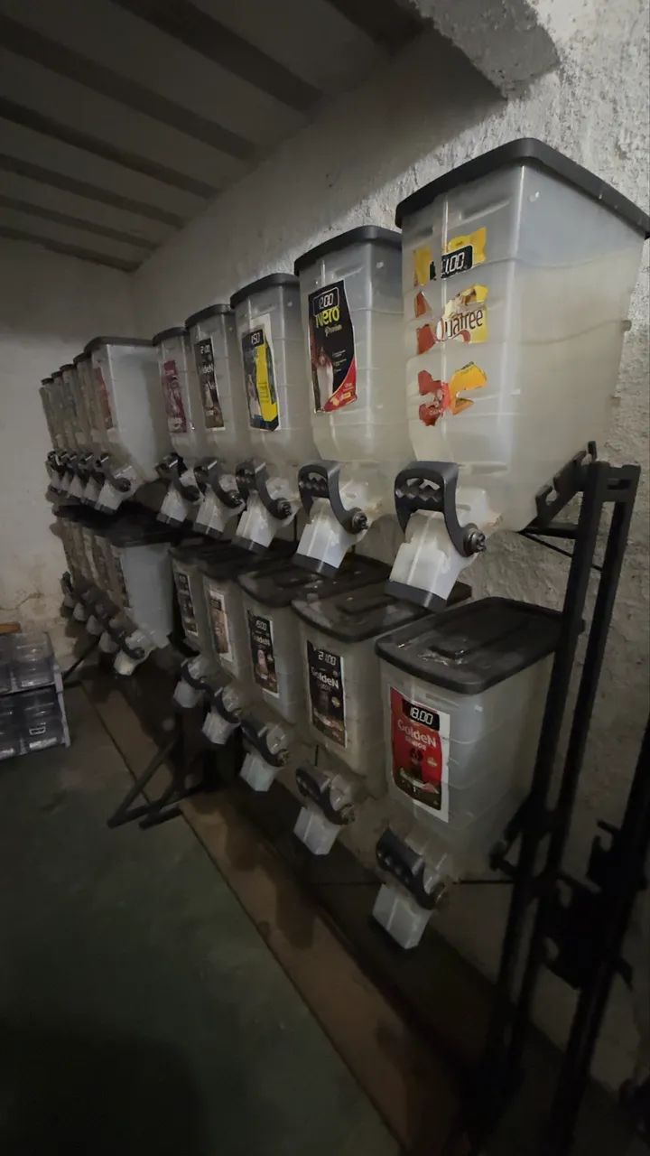 GRANELEIRO/EXPOSITOR DE RAÇÃO 