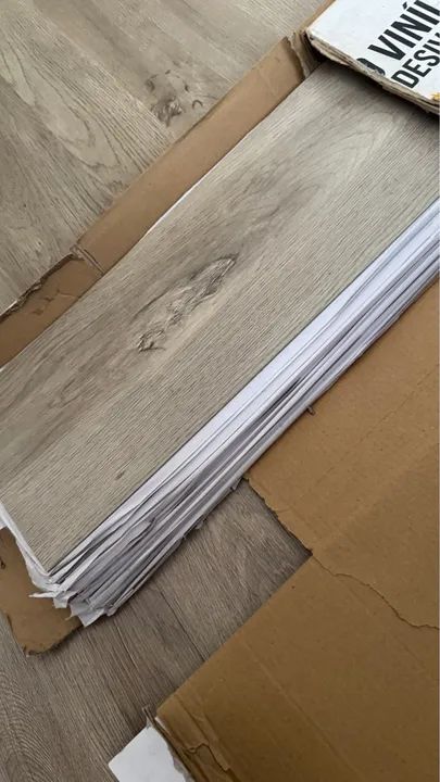 Piso Vinílico Auto Colante 2,5m2