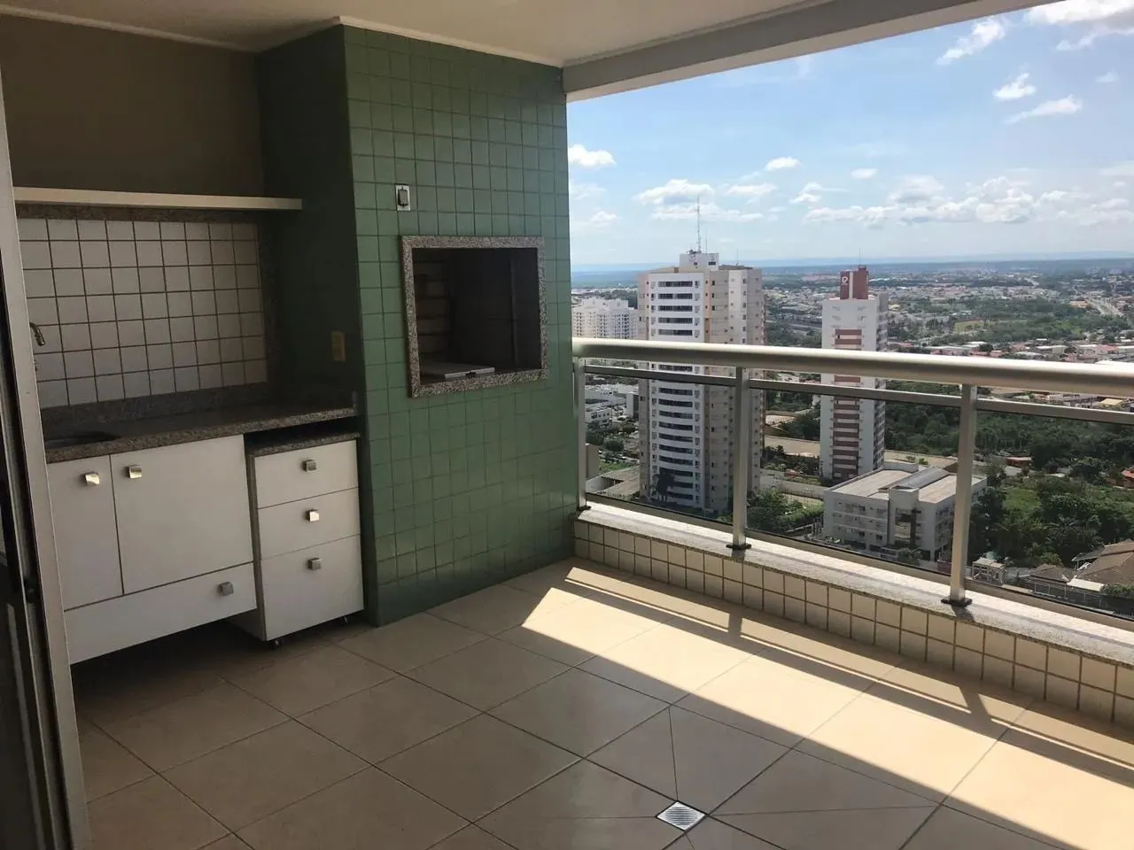 Excelente Apartamento no Edifício Solar Rivera no bairro Bosque da Saúde a metros do São M