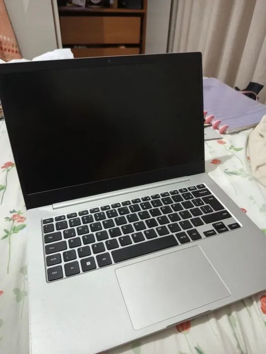 Notebook Prata com avaria 