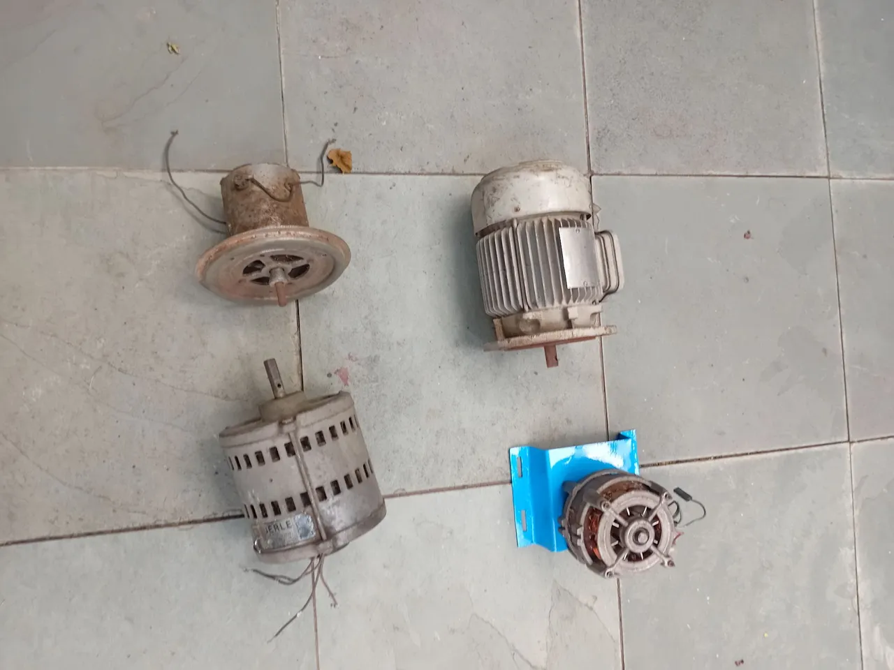 Motores elétricos diversos