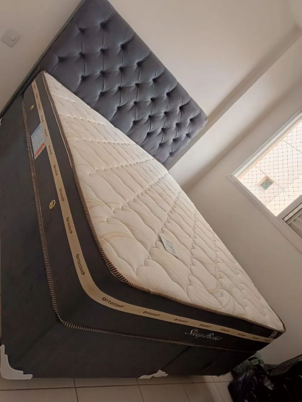 Cama queen size completa com cabeceira