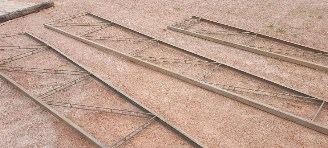 Vendo Tesouras em Aço para Telhado de Galpão/Barracão