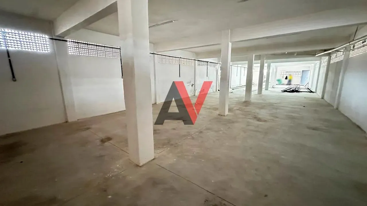 AV- Sua empresa em Galpão espaçoso no Ibura/ Bem localizado!