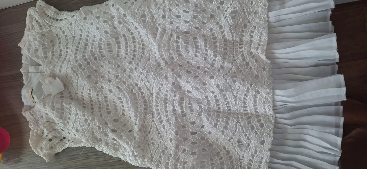 Vestido de renda branco infantil