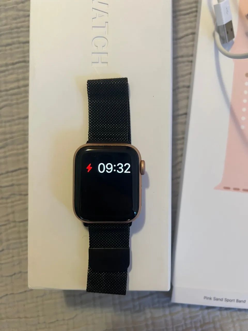 Apple Watch Series 4 - 40mm - Dourado Rose com Pulseira