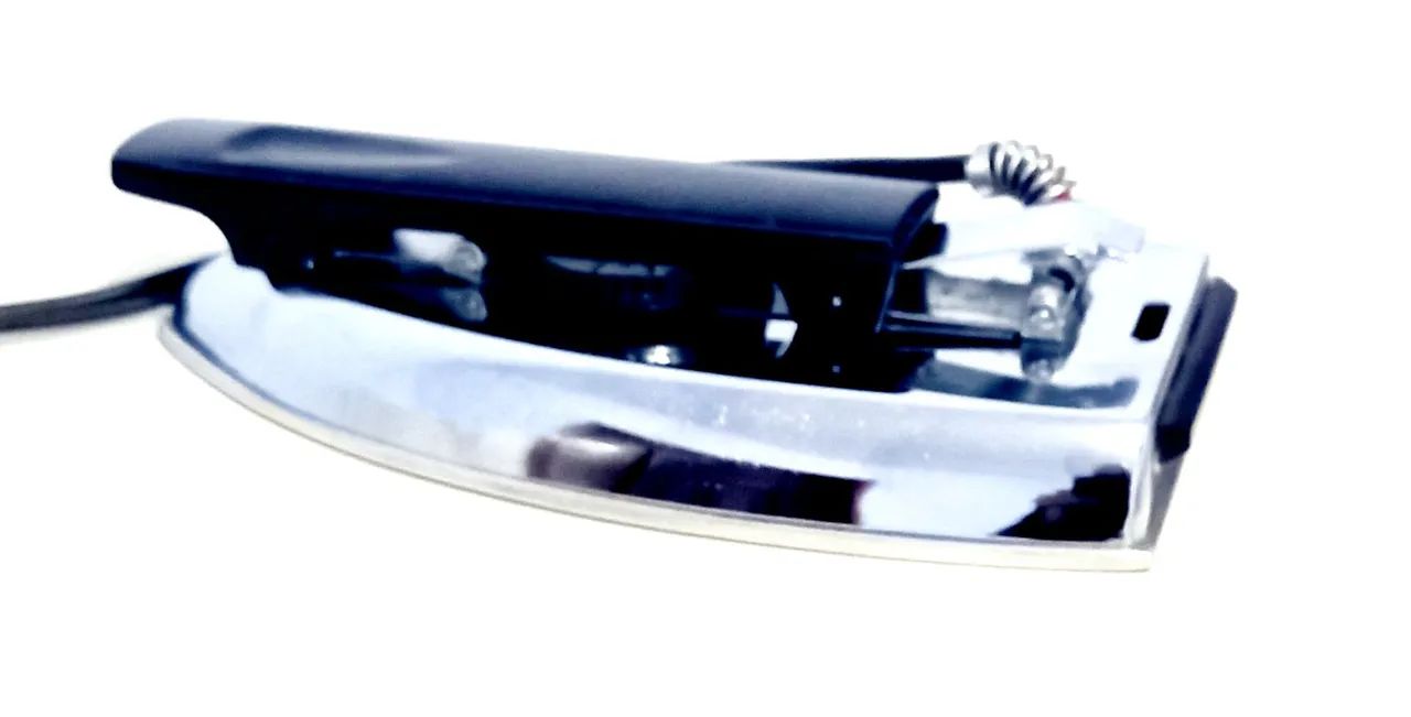 Mini Ferro de Viagem ECO Bivolt - Funcionando, com Capa Original<br> - Foto 5