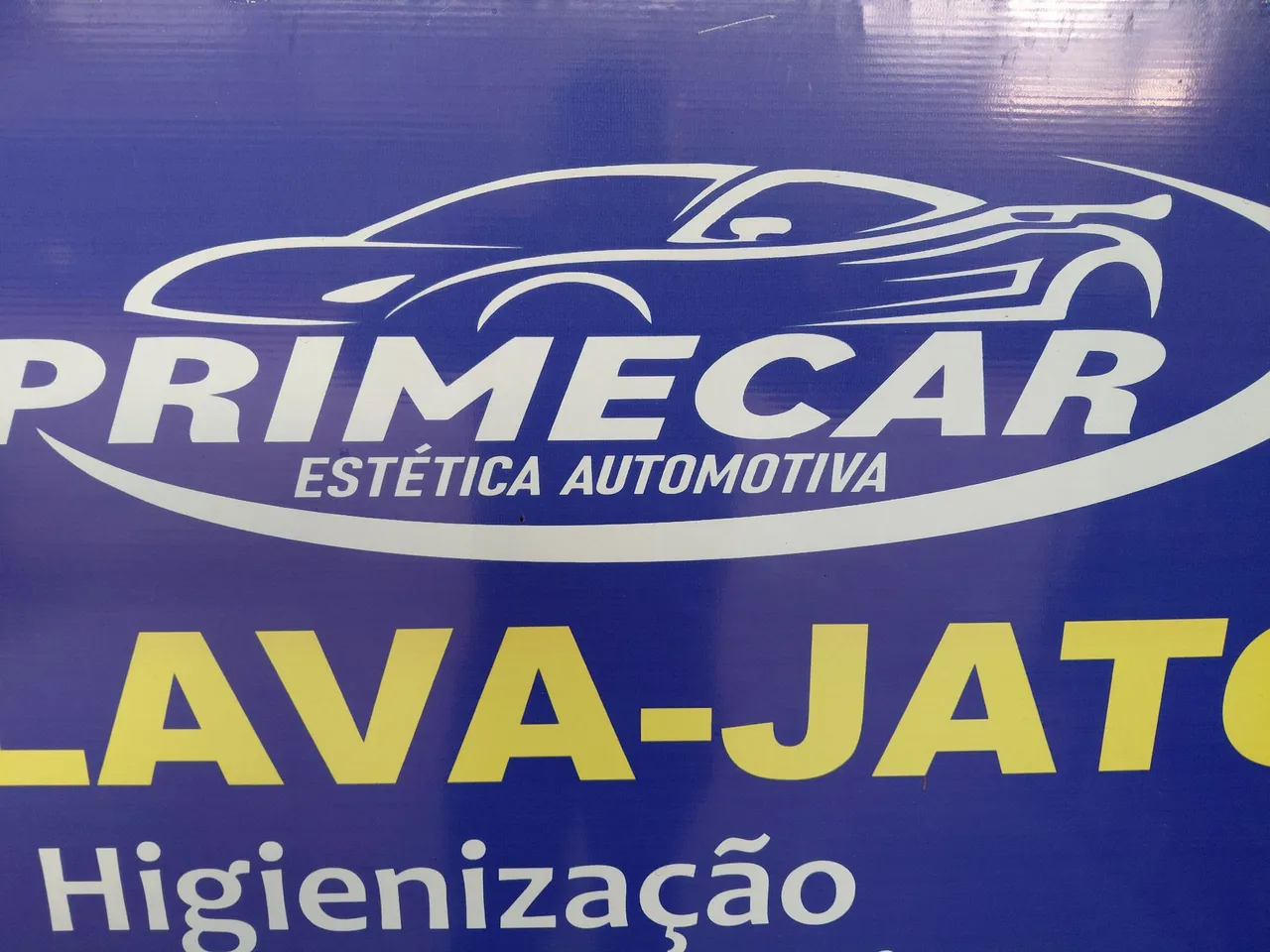 Acabador de carro feminina