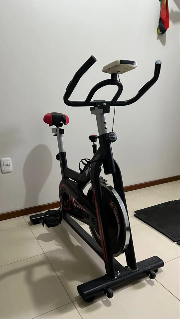 Bicicleta spinning academia