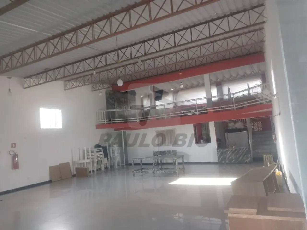 Salão comercial para alugar no Bairro Ponte Seca em Ribeirão Pires- SP.
