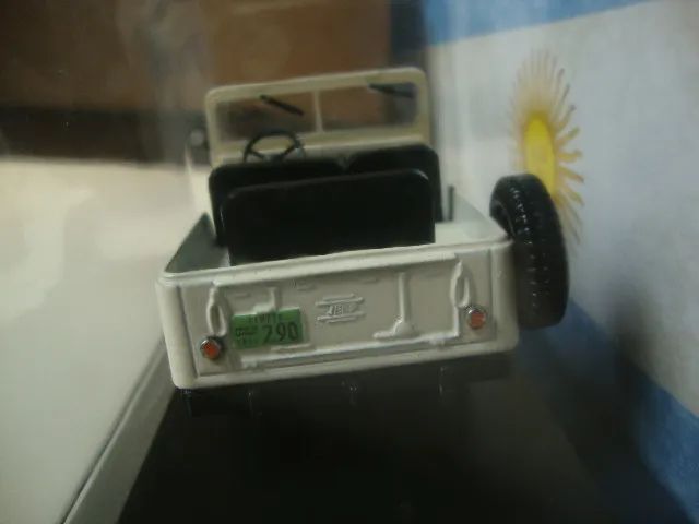 Miniatura - IKA Jeep (1956) - 1:43 - Importada, Lacrada - Foto 5