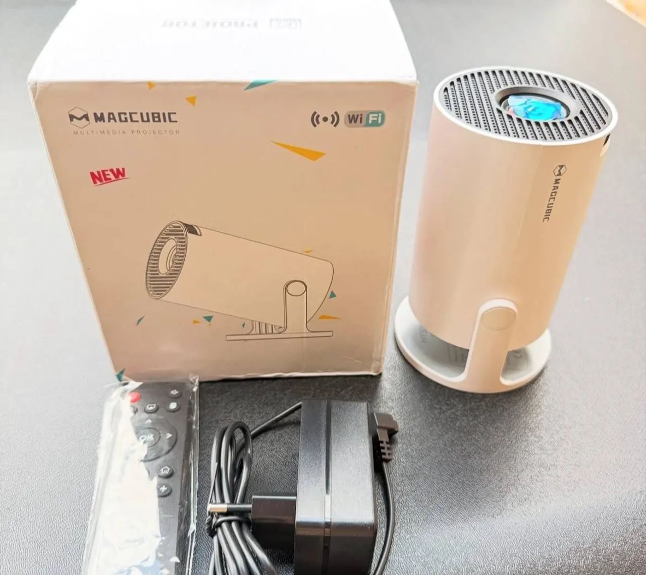 Vendo Projetor original Hy300 Magcubic novo na caixa com Garantia!!! - Foto 2