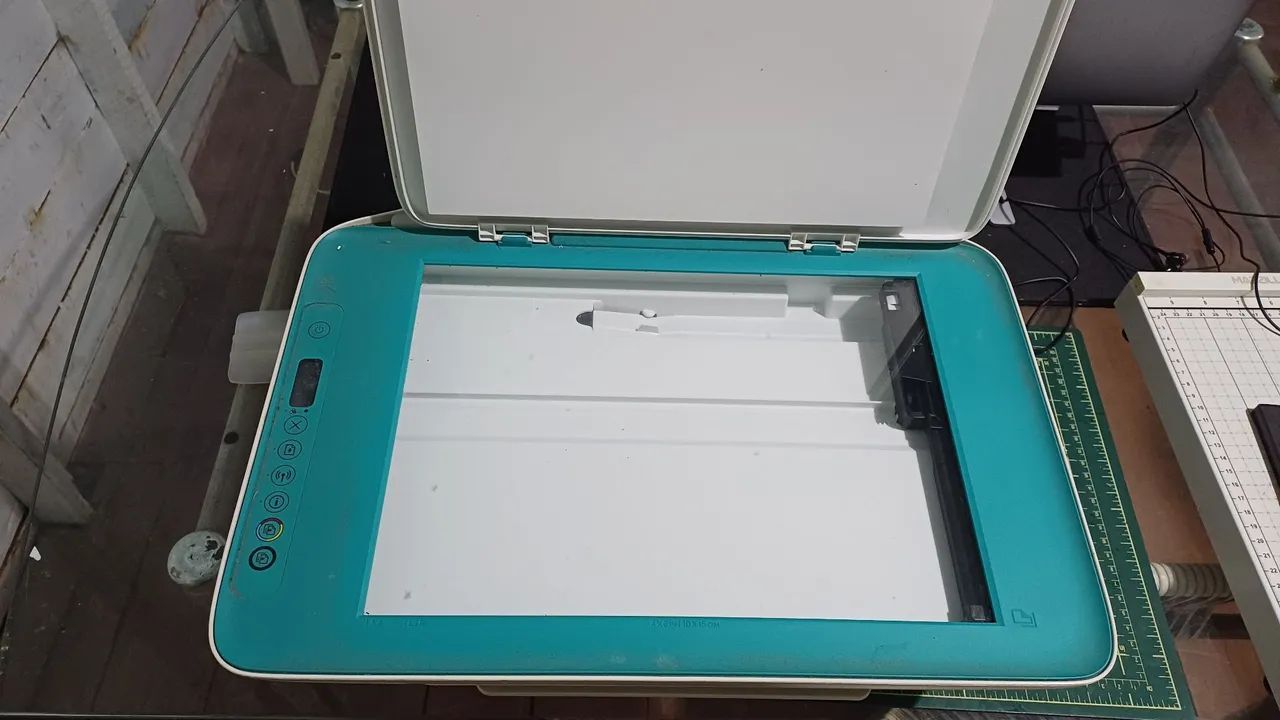 Impressora HP DeskJet Ink Advantage 2675 - Foto 2