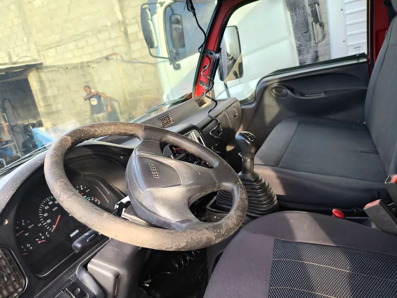 Iveco/Vertis 130 V19 Baú 2015 Bom - Foto 9