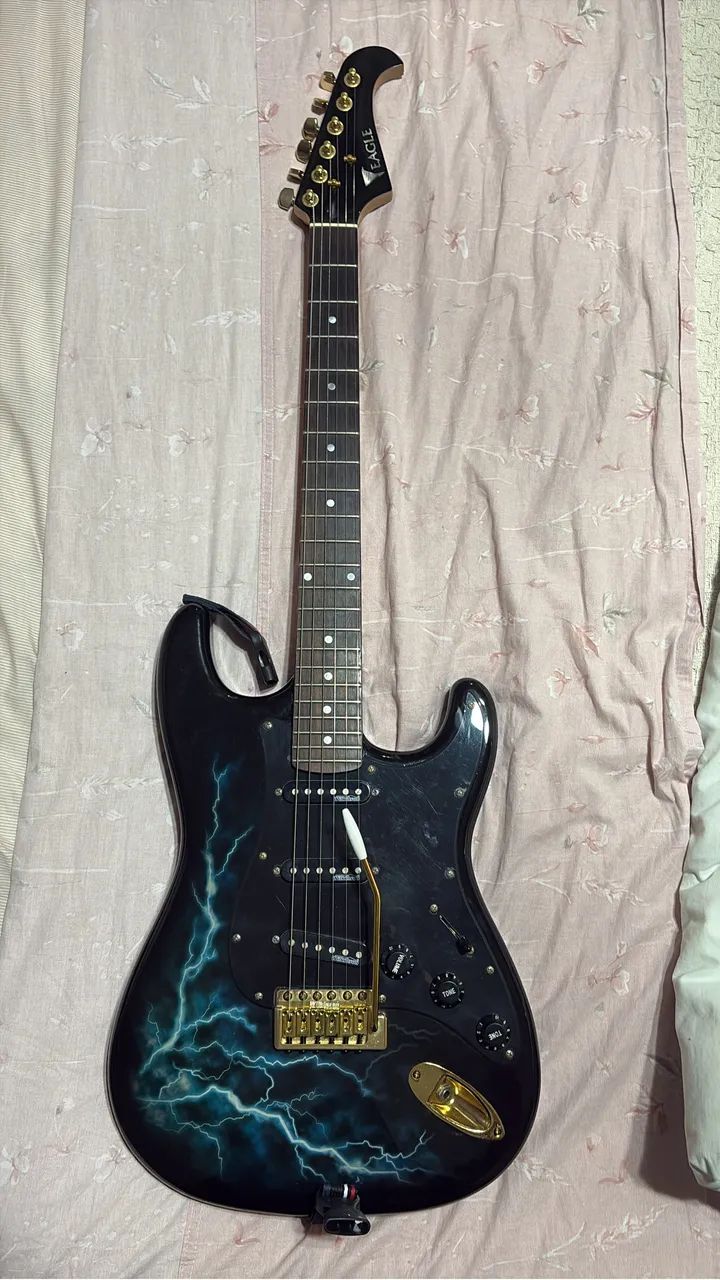 Guitarra Eagle Tunada com vídeo 