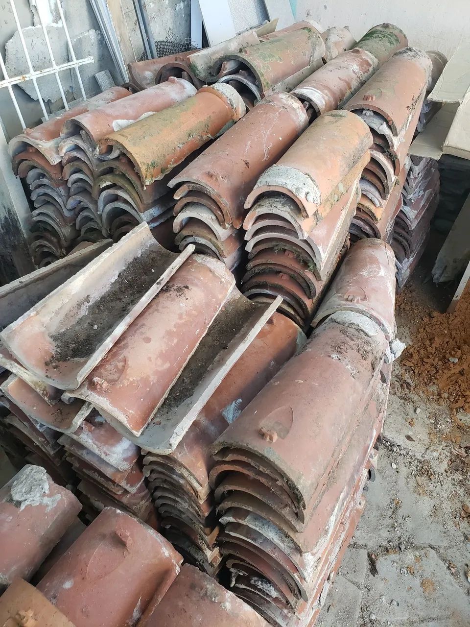 Telhas de barro antigas - Foto 2