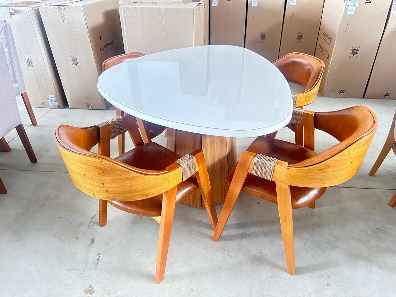 Mesa de Jantar 135x1 Orgânica com 4 Cadeiras 