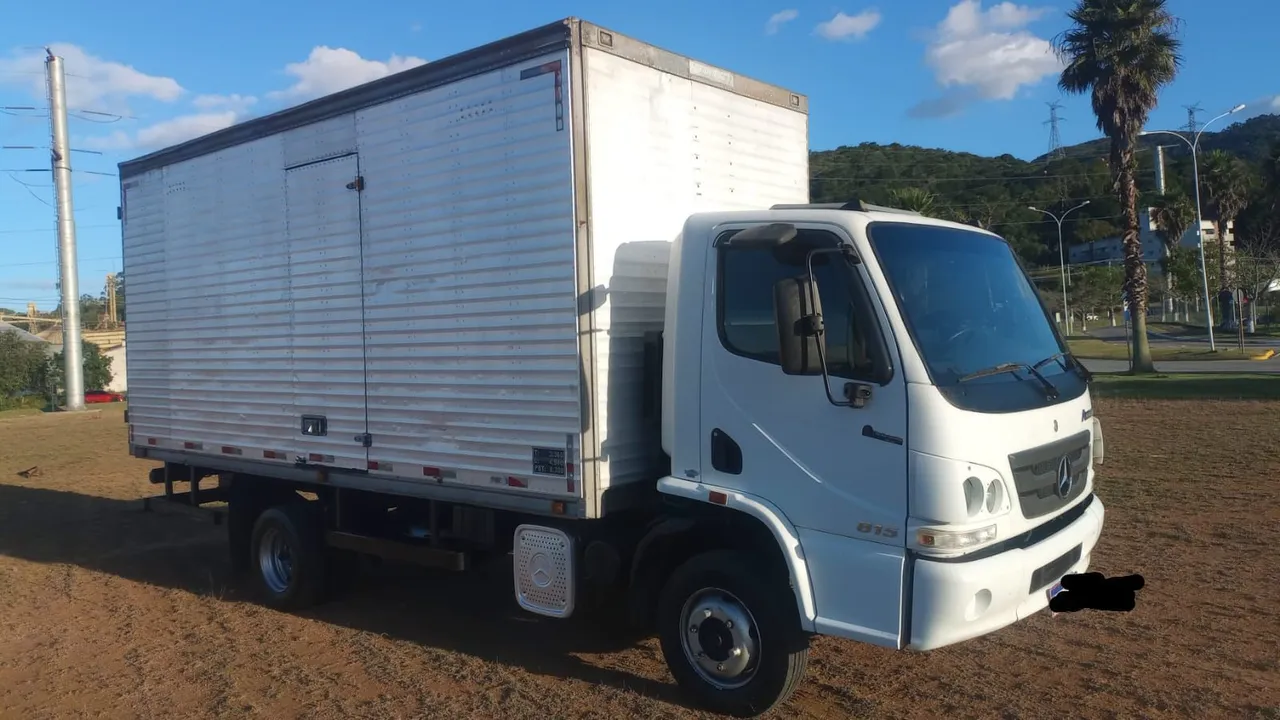 Vendo Caminhão MB Accelo 20/20 automático.