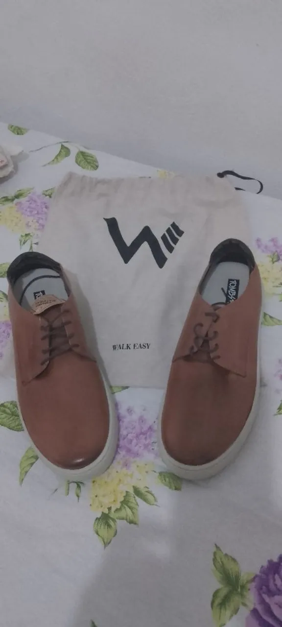 Sapatos Walk Easy Marrom em Couro