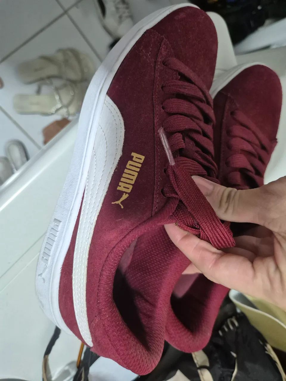 Tênis Puma Vermelho com Detalhes Brancos - Foto 3