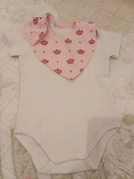 Body P com babador/ bandana