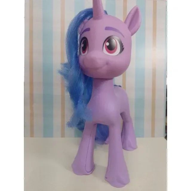 My Little Pony Izzy Moonbow