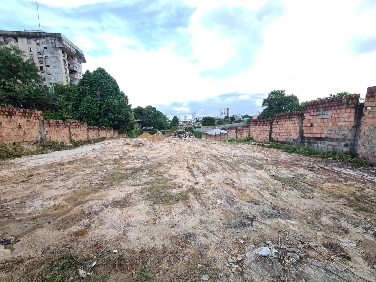 Vendo Terreno na rua Barcelos - Foto 2