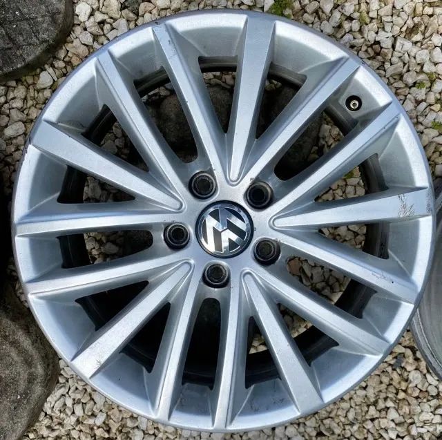 JOGO DE RODAS ORIGINAL JETTA TSI ARO 17? 5x112 SEMI NOVAS - Foto 3