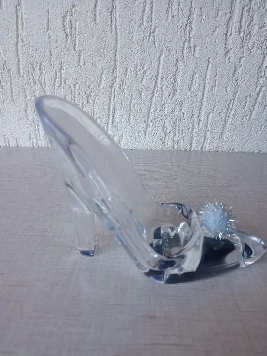 Porta celular acrílico transparente com pompom  - Foto 2
