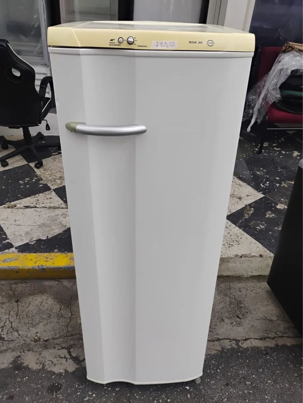 Geladeira Eletrolux 110v