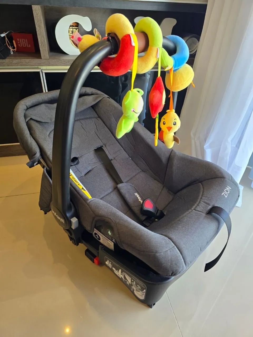 Vendo bebê conforto com isofix
