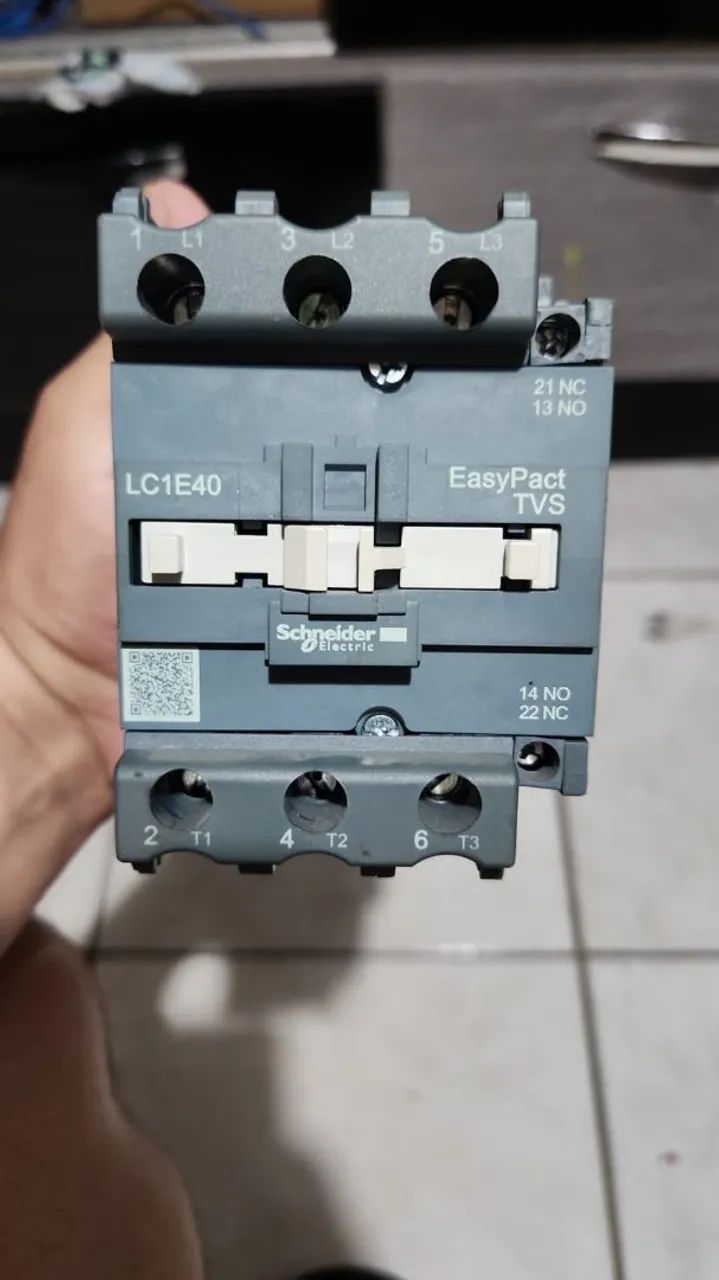 Contator LC1E40  Marca Schneider Eletric 
60A/690 V