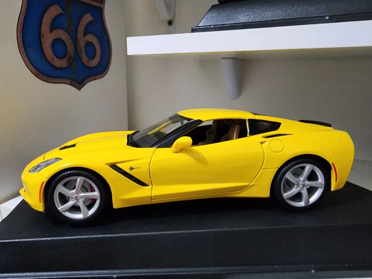 Corvette C7 - Escala 1:18  - Foto 6