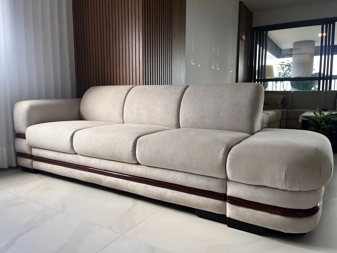 Sofá de Canto - 4 lugares - Design Moderno e Conforto